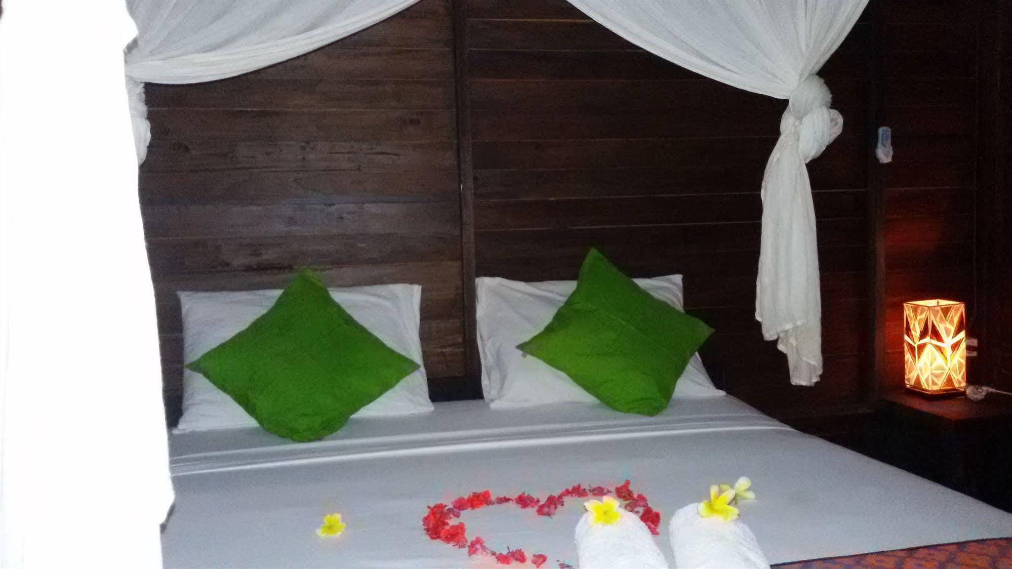 Mosaix Gili Bungalows Gili Trawangan Buitenkant foto